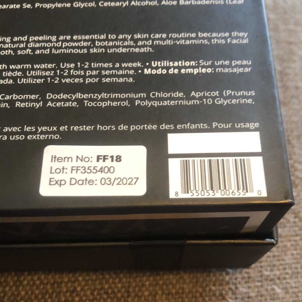 Forever Flawless White Diamond Limited Edition Beauty Set - Picture 7 of 7